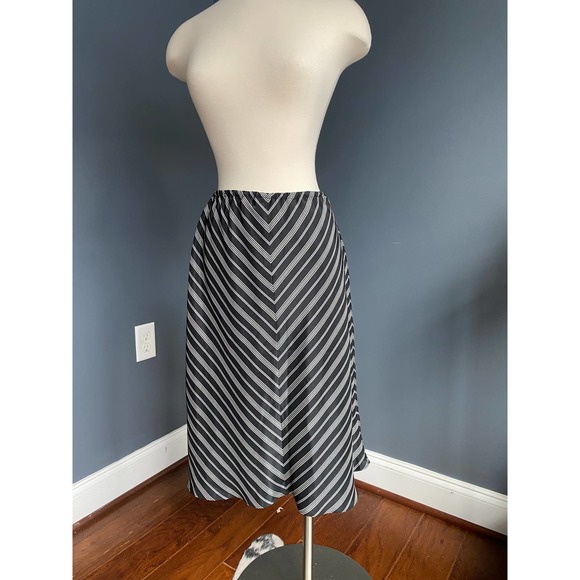 NY & Co navy/gray shimmery striped slip skirt, XS - Picture 2 of 8